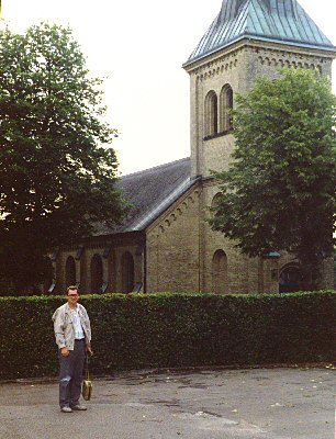 Svalövin kirkko kesällä 1988 - Raimo vierailulla Ruotsissa