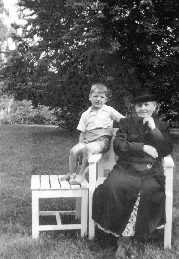 Astrid-mamman äiti ja Raimo