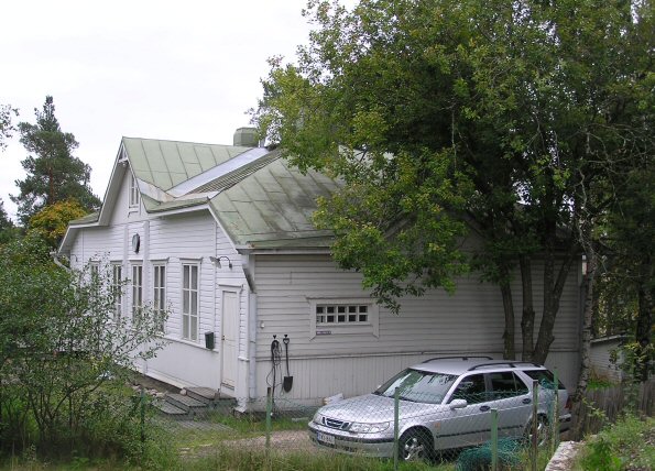 Entisen Suojeluskuntatalo nykyisessä asussaan Sylvesterinkujalla, syyskuussa 2005